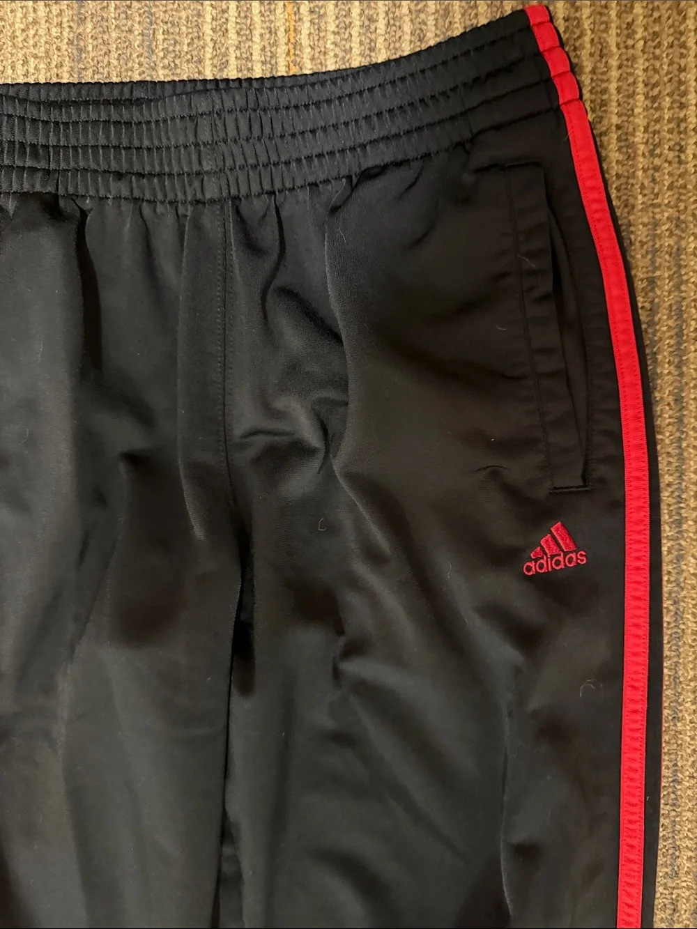 🖤❤️ adidas Women’s Black Snap Trackpants Red Side Stripes Medium 🖤❤️